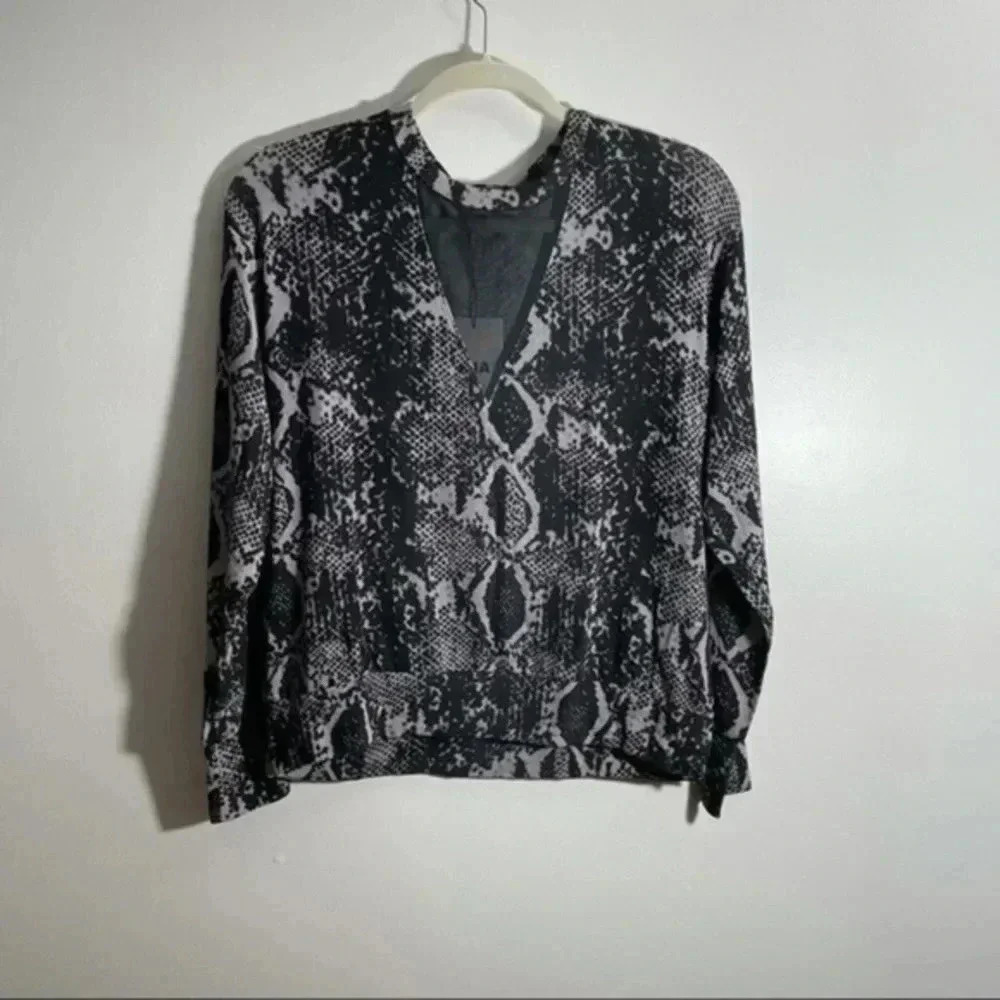 LNA Orion Python Sweatshirt Size Small - Picture 2 of 9